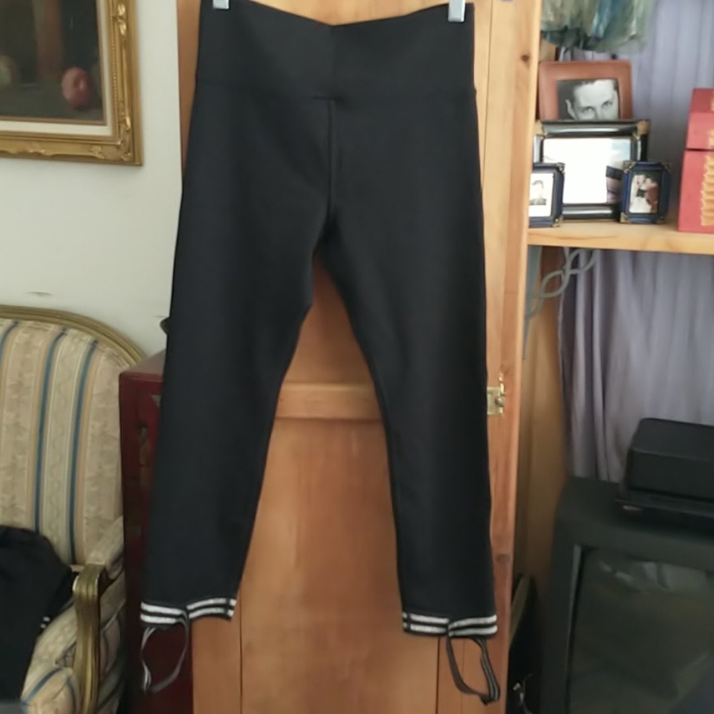 SOLD!!  Vuori 2 Piece